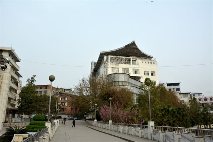 安岳實驗中學院校環(huán)境